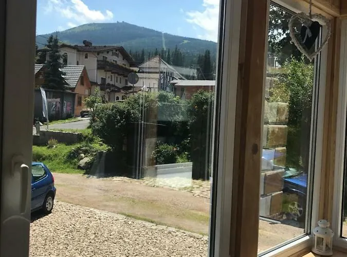 Fridays شكلارسكا بوريبا